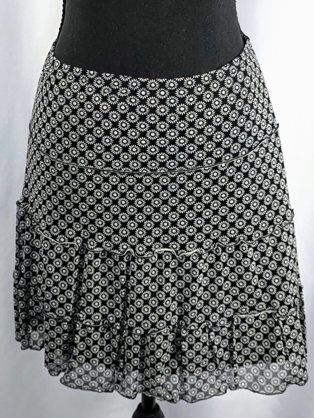 Black And White Floral Mini Skirt Tiered Ruffle Boho Flowy Lightweight Medium